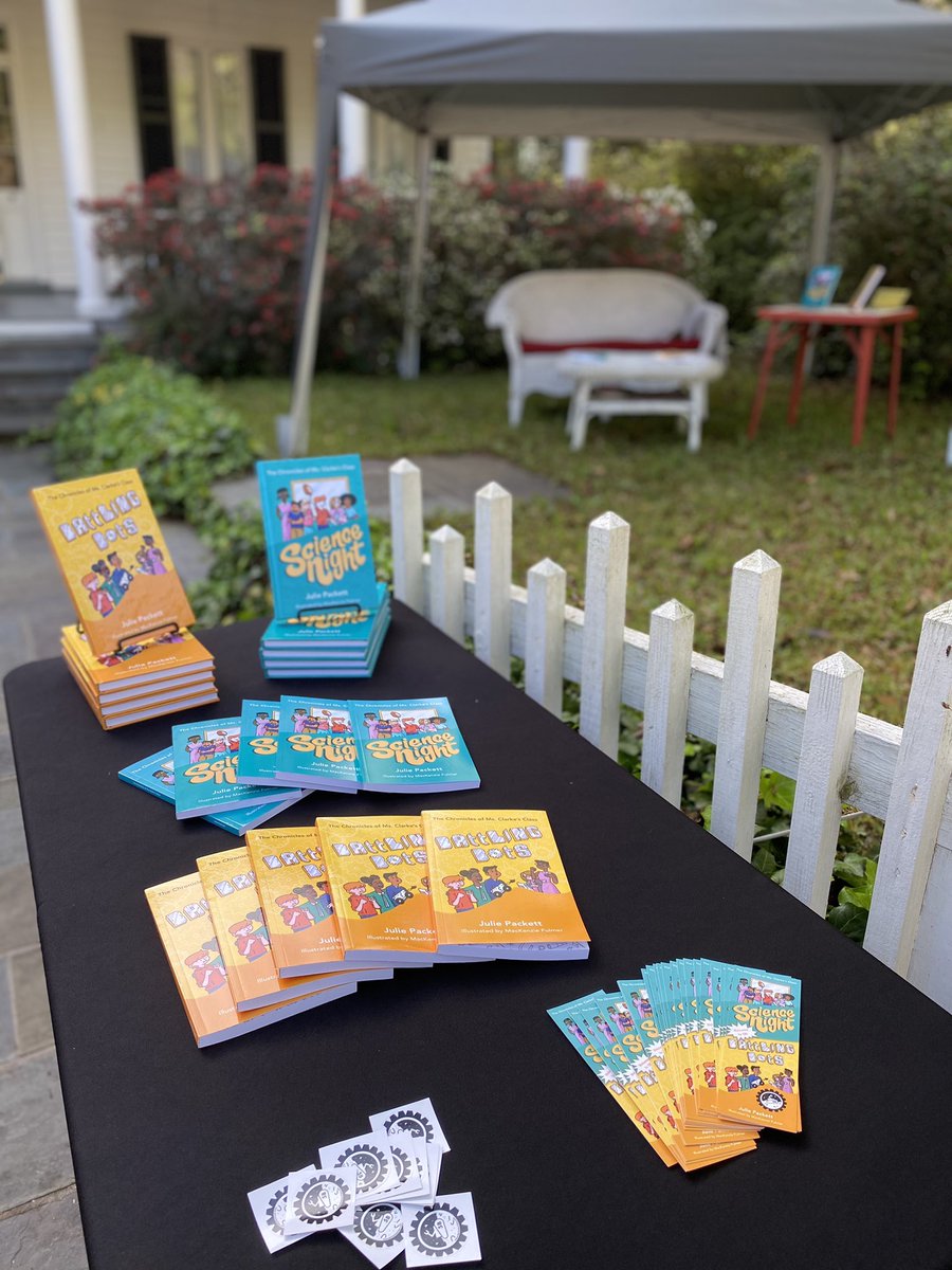 JulieHPackett's tweet photo. The gate is open, and I’m ready to talk about #ScienceNight and #BattlingBots! Come see me at the Hutchinson-Hunter House on Red Hill at the @SummervilleSC #FlowertownFestival. 📚 #MsClarkesClass #STEM #shoplocal https://t.co/Af16oJOwzq