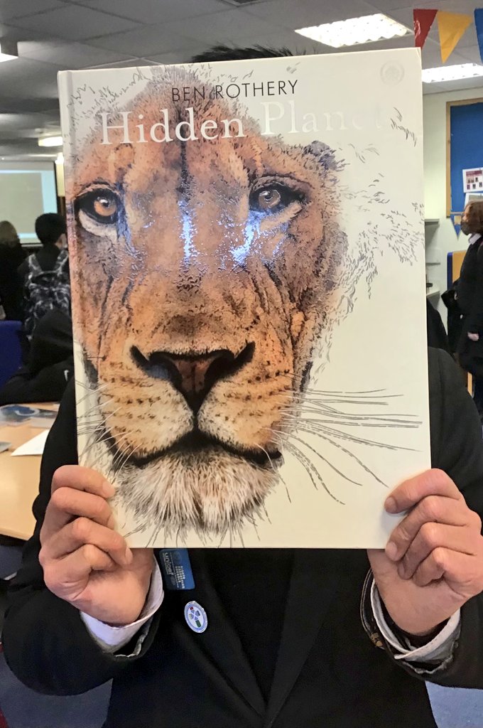 🥁The winner of the #bookface competition is...Saad!
Congratulations 👏🎉🎉
<a href="/StMungoArt/">St Mungo's Art & Design</a>

#library #bookface #competition #result #worldbookday