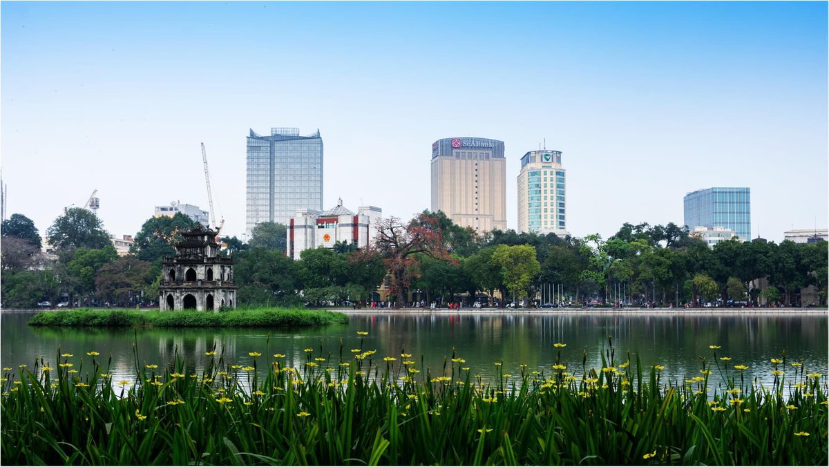PhotographyMinh's tweet photo. Hoan Kiem Lake is a tourist destination https://t.co/LLwlZRqEsg