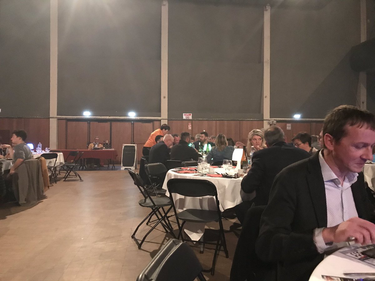 CCIBocage's tweet photo. @CCIDeuxSevres présente ce jour au repas du club des entreprises du Bocage @Club_Entreprise au spectacle du la reprise après 2 ans de confinement  de la Foire de BRESSUIRE @agglo2b sur le thème du pays Basque en lieu et place de l Urkraine pour qui nous avons tous une pensée https://t.co/qqtnnV50q3