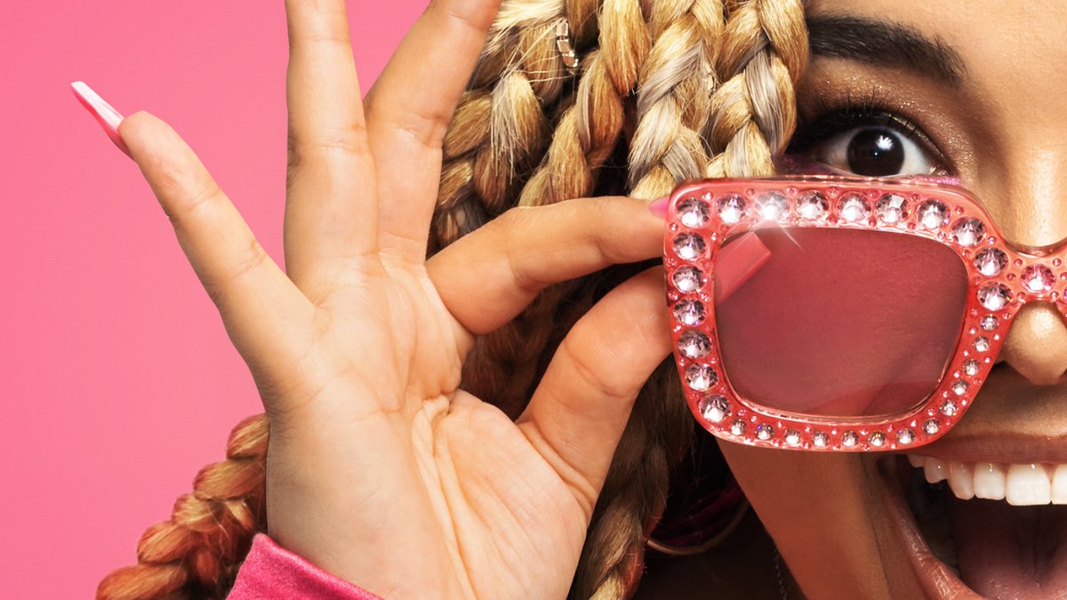 WhatsOnStage's tweet photo. Full company for Legally Blonde musical revival revealed https://t.co/mWK04LW5LS https://t.co/Hcz7oi9rdE