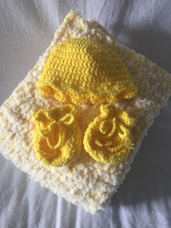 BluesTrixie's tweet photo. Lemon and Cream Crochet https://t.co/DZncVKXLnh via @EtsySocial #TrixieBlues #Etsy #crochetbabyblanket #throw https://t.co/MHbbriDJhm