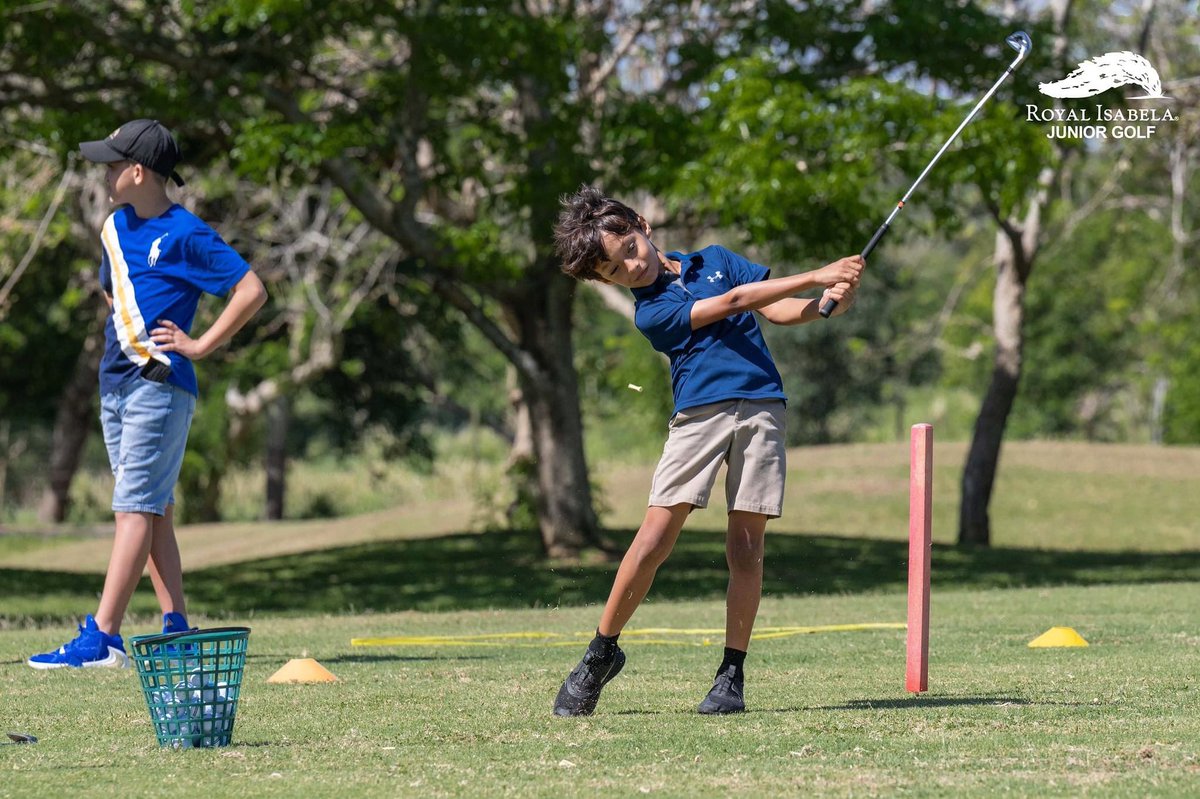 En Royal Isabela estamos comprometidos con ayudar a los niños y jóvenes. El deporte del Golf no solo es un deporte para toda la vida pero también es una que los ayudara por el resto de sus vidas.
Conoce más sobre nuestro programa de Junior Golf (787) 609-5888 
#apoyandolosjovenes