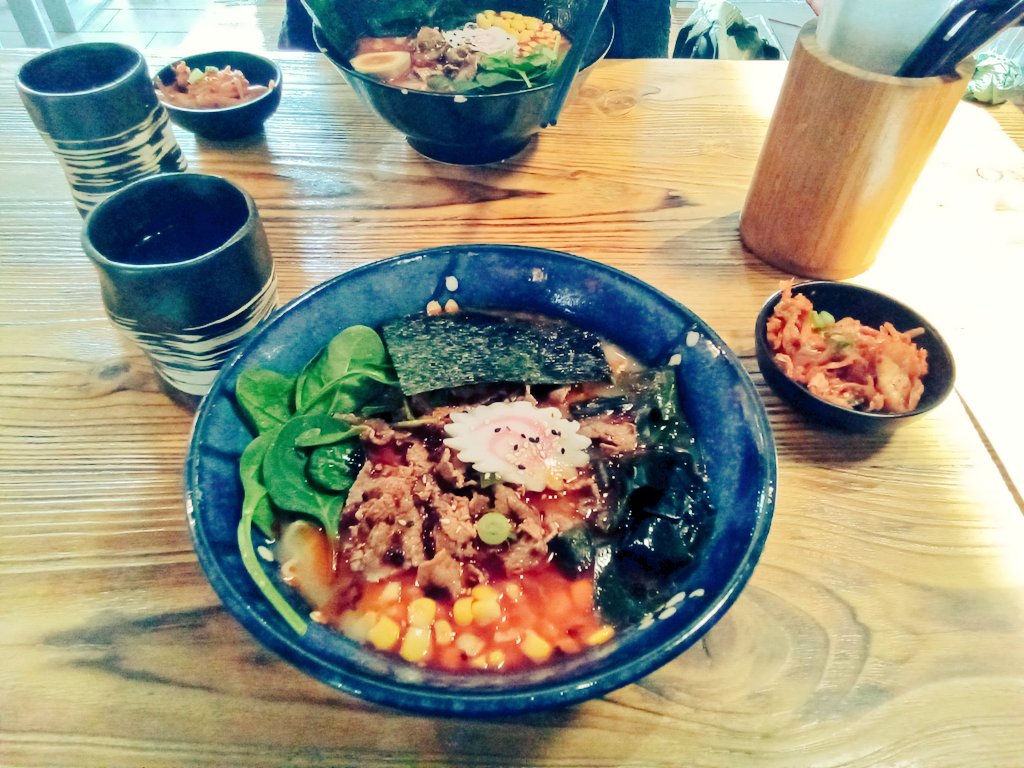 JoGoebel's tweet photo. Hachiko #Ramen Mittagstisch, eine der letzten Fressfreunden, die man sich noch gönnt 😋. Mit #Ingwertee 🫖. https://t.co/iZifa8U66A