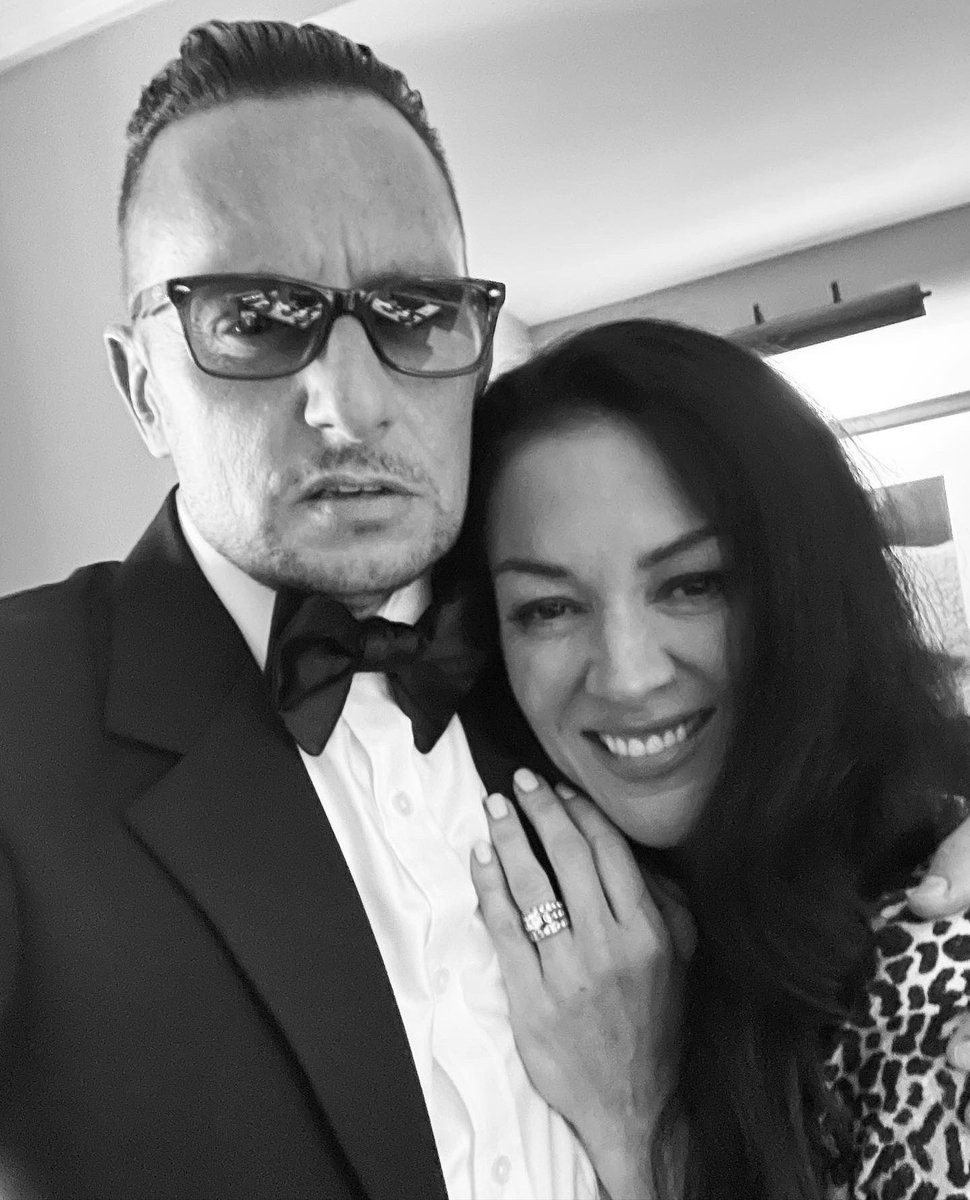BryanPopin's tweet photo. TODAY is the day!👑🖤 Baby, If I could, I would turn back time to find you even sooner, so I could love you even longer. My ride or die. Mi amor. We gon keep smilin till we ain’t got no teeth!🤪🤣🤣🤣 We def are a living testimony GOD has been and IS #SoGood2Me #happyanniversary https://t.co/xezzcEylKO
