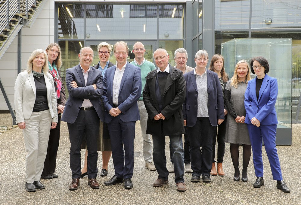 UGrenobleAlpes's tweet photo. International // Long-time strategic partner @SwanseaUni 🇬🇧 was in Grenoble to visit UGA labs to further areas of cooperation, including #resilience #artificialintelligence #health
🙏 Thanks to Prof Paul Boyle, @ProfJudithLamie and the rest of the team for your excellent company! https://t.co/jo22ipJYix
