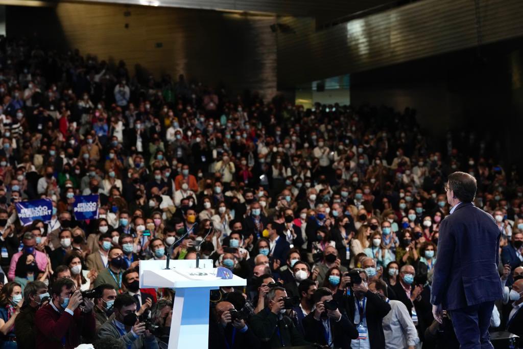 No me presento solo a dirigir un partido, sino a servir a España con vuestro apoyo. Porque nos necesita más que nunca. 

Trabajaré sin descanso para construir el camino por el que puedan transitar la mayoría de los españoles.

Ofreceré lo mejor de mí mismo por España y por el PP