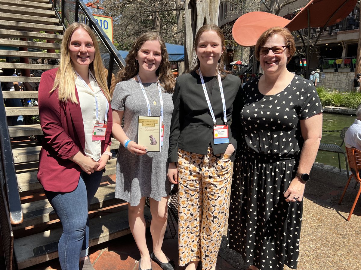 nholdway's tweet photo. Very cool to lunch in person with the most recent @ACESEditors Bill Walsh Scholarship winners: Andrea Halland-Arms (2021), Jill Rice (2022) and Caleigh Bartash (2022), with scholarship creator @jacdupree #ACESEmerge22 #ACES2022 https://t.co/gU4EpmSfLV