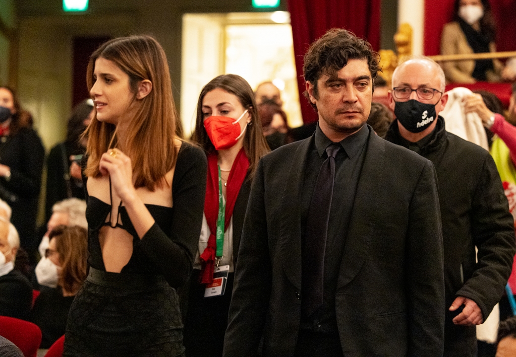 Al Teatro Petruzzelli, in occasione del #Bifest2022 ,  c'è stata la prima proiezione  del film “SETTEMBRE” di Giulia Louise Steigerwalt  con  Fabrizio Bentivoglio, Barbara Ronchi e la premiazione di Riccardo Scamarcio
#teatropetruzzelli #Puglia… facebook.com/GraziaDiBari/p…