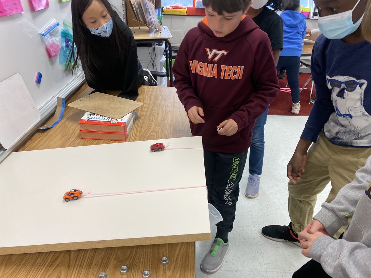 TweetinEagleLR's tweet photo. Exploring simple machines #LRElem #thirdgradethinkers https://t.co/j56MqZNv2z