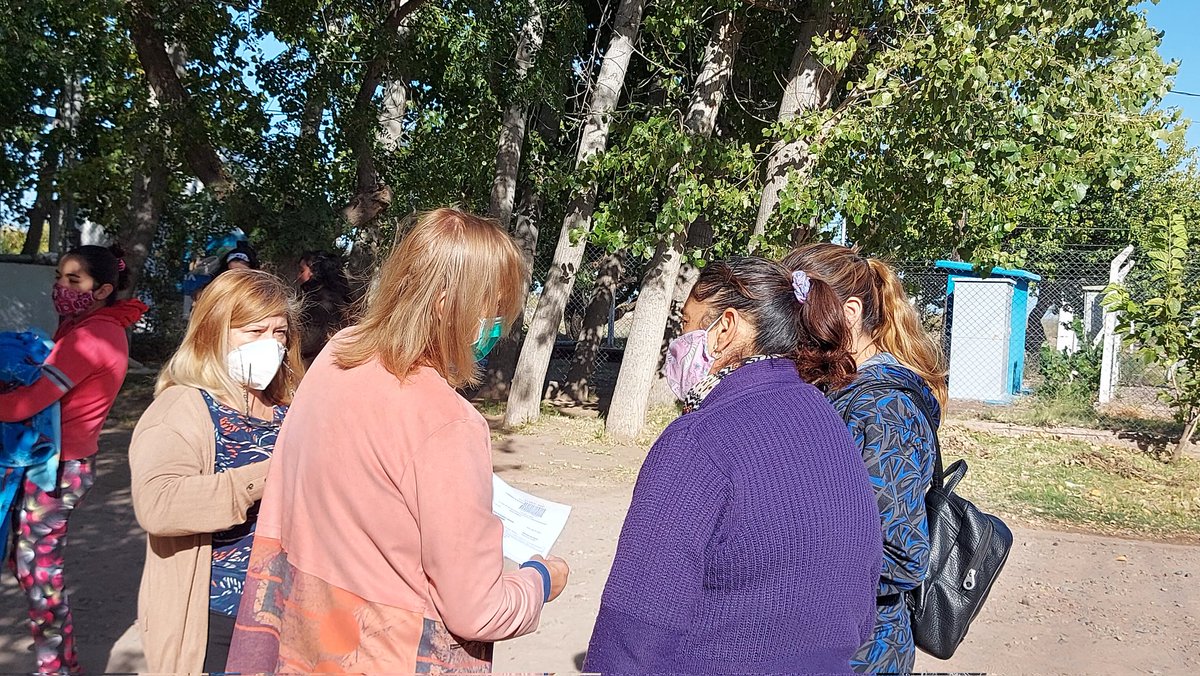 NormaVTrigo's tweet photo. Gracias a @MendozaGobierno @MinGobiernoMza, decenas de santarrosinos pudieron actualizar su DNI gratuitamente. Estuvimos en #LaDormida, #12deOctubre y #ElMarcado acompañando el #RegistroCivilMóvil y al mismo tiempo dialogando con los vecinos sobre las necesidades de cada zona. https://t.co/7sxtY9fIMG