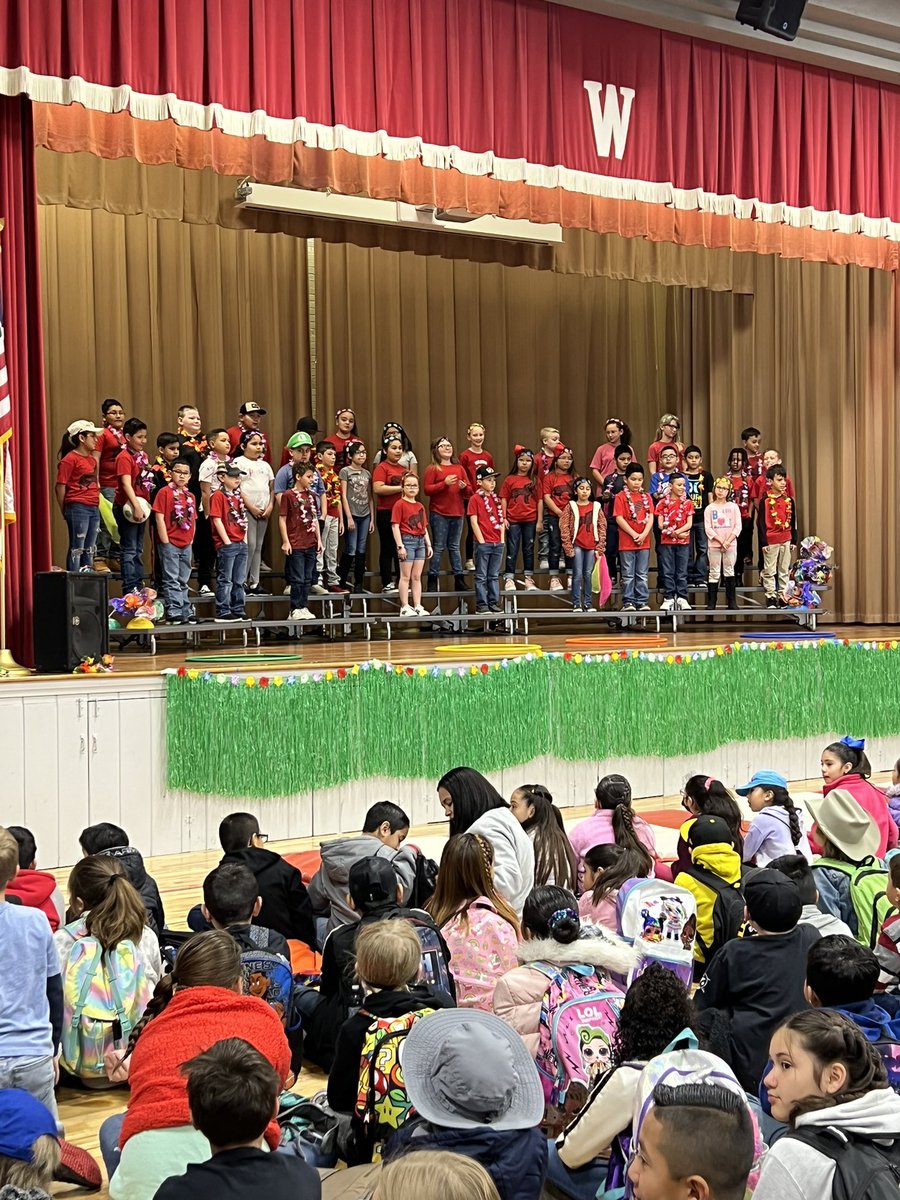 SachioPetit's tweet photo. A 3rd grade music program, sweet tshirts, and cookies with my face on them! GREATEST FIRST DAY EVER! Thank you @wilson_wolves for an amazing day! #bringthegood #pampaproud #hugsfordays https://t.co/2cdxVtk80R