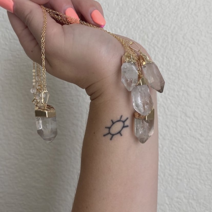 shopmagickal's tweet photo. 🌸🌈SPRING CLEAN OUT🌈🌸

WHOLE SHOP IS ✨70%✨ OFF

Sterling silver, 14 karat gold, gemstones, and more😍

https://t.co/nHBijZ0L8r 

#Gold #sterlingsilver #crystals #witch https://t.co/6DCQbmQ00G
