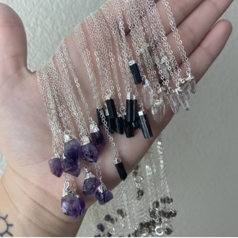 shopmagickal's tweet photo. 🌸🌈SPRING CLEAN OUT🌈🌸

WHOLE SHOP IS ✨70%✨ OFF

Sterling silver, 14 karat gold, gemstones, and more😍

https://t.co/nHBijZ0L8r 

#Gold #sterlingsilver #crystals #witch https://t.co/6DCQbmQ00G
