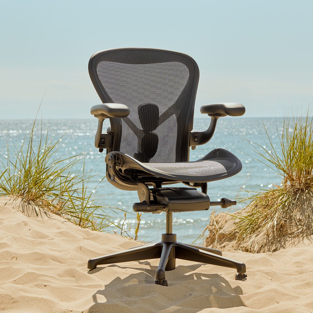 HermanMiller's tweet photo. As a part of @nxtwaveplastics, we're working to reduce the volume of plastic waste, with an estimated 234 metric tons of ocean-bound plastic diverted from the ocean annually. Learn more here: https://t.co/G7q8ZfjbRO. #earthmonth 

Photo courtesy of Ross Mantle https://t.co/qMJYPFGvbl