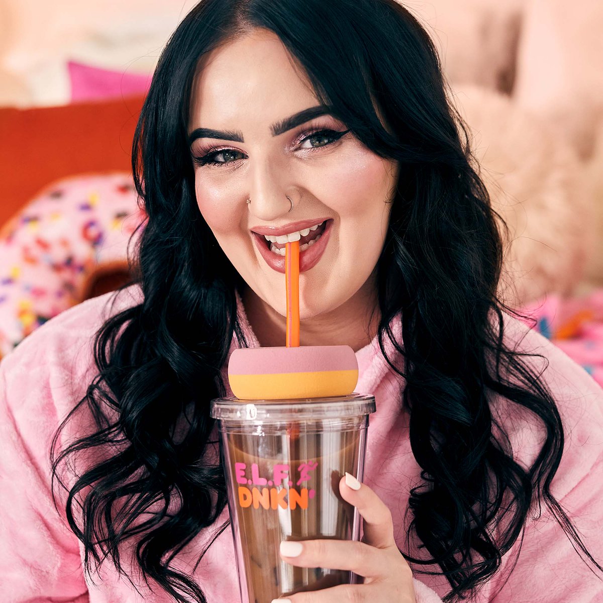 elfcosmetics's tweet photo. MARK YOUR CALENDARS for our TIKTOK LIVE with @MikaylaJMakeup 🤩

Mikayla will be hosting an e.l.f. runs on @dunkindonuts TikTok live on April 5! 🍩☕️

WHEN: April 5 at 2pm ET / 5pm PT
WHERE: https://t.co/9yRb7UKPMH https://t.co/OnSQxga4gW