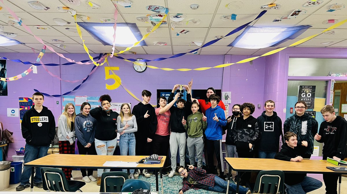 What a great celebration! “Battle of the Class Periods” third nine week victors, period 5!!! 🥳