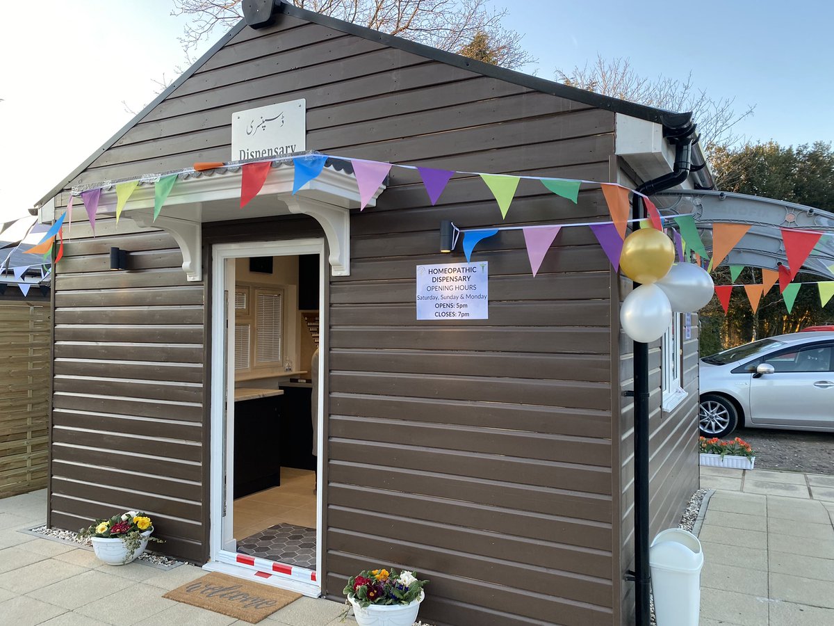 Saboor1992's tweet image. Alhumdolillah Hazoor Anwar inaugurated the Homeopathic Dispensary and the Tuck Shop in Islamabad this evening.
MashAllah, it’s gonna be very beneficial!