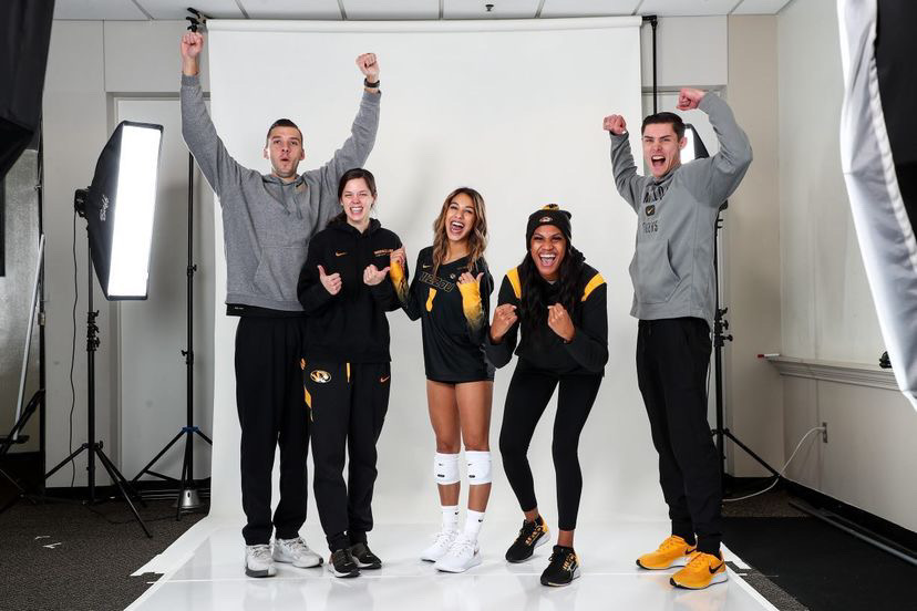 Did you say #IChooseMizzou this year? If you did, drop your photos ⬇️ and show us your #Mizzou black &amp; gold! We’ll see you in the fall, Tigers! 💛🖤