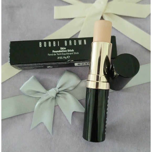 Jennaddene's tweet photo. So good I had to share! Check out all the items I'm loving on @Poshmarkapp from @madbwatson @Kkatacara #poshmark #fashion #style #shopmycloset #bobbibrown #sephora #maccosmetics: https://t.co/tQUlxHxWOb https://t.co/lIDQW37UqX