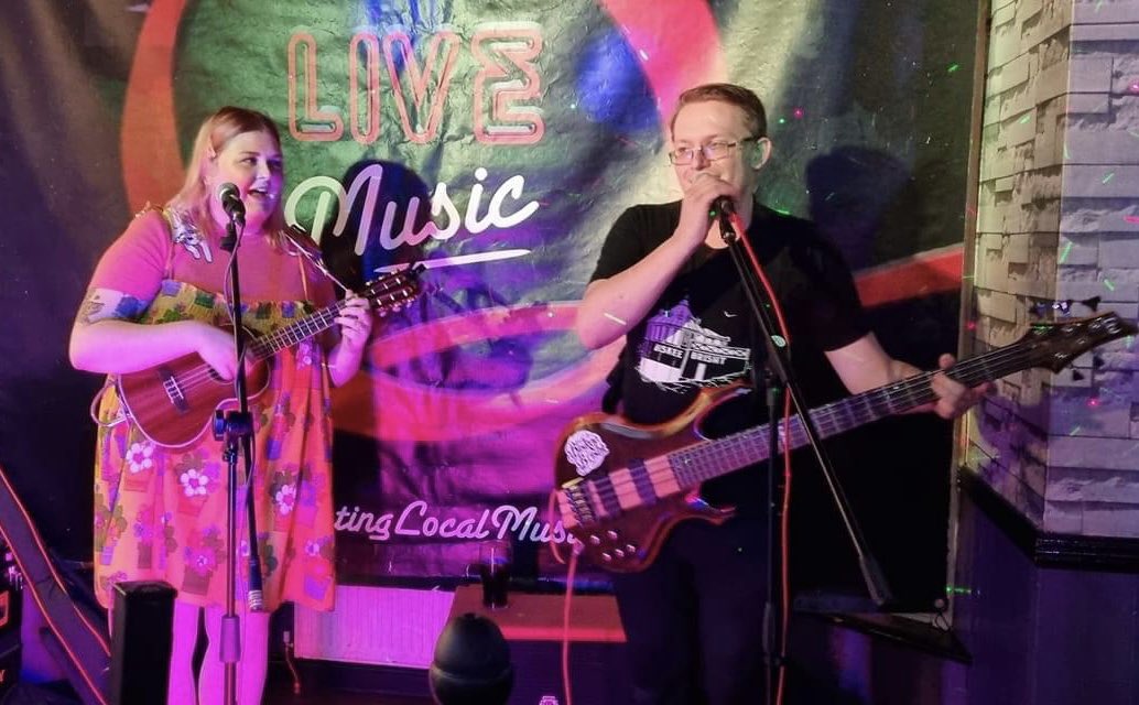 QuidsInn's tweet photo. #LIVEMUSIC tonight at The Original Quids Inn.
“Biskee Crumbs” are coming to town. Ruby & Matt are playing from 9-15pm with the wonderful mix of original tunes and funky covers.
#livemusiclocal #supportlocalmusicians #keepmusiclive https://t.co/fGdScpU1oi