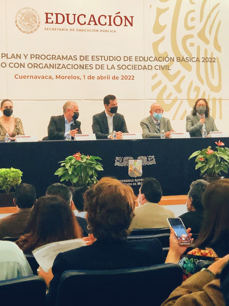 FundacionExEb's tweet photo. Hoy estamos participando en el Diálogo con Organizaciones de la Sociedad Civil para la Construcción de la Propuesta Curricular de Educación Básica 2022. 👨‍🏫👨‍🎓✏️
Evento organizado en la Universidad Autónoma Del Estado de Morelos. https://t.co/92V108w8AX