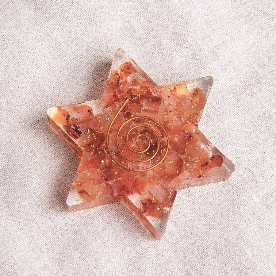 TinyRitualsCo's tweet photo. Let sacred geometry, spiritual science, and the healing power of crystals be your guiding light with these 𝙾𝚛𝚐𝚘𝚗𝚎 𝙶𝚎𝚖𝚜𝚝𝚘𝚗𝚎 𝚂𝚝𝚊𝚛𝚜 🌟💕

Available in Rose Quartz, Carnelian, Black Tourmaline, Lapis Lazuli and Amethyst. Shop the magic ✨ https://t.co/3JJQfPSnlq https://t.co/oDnEBVRNkz