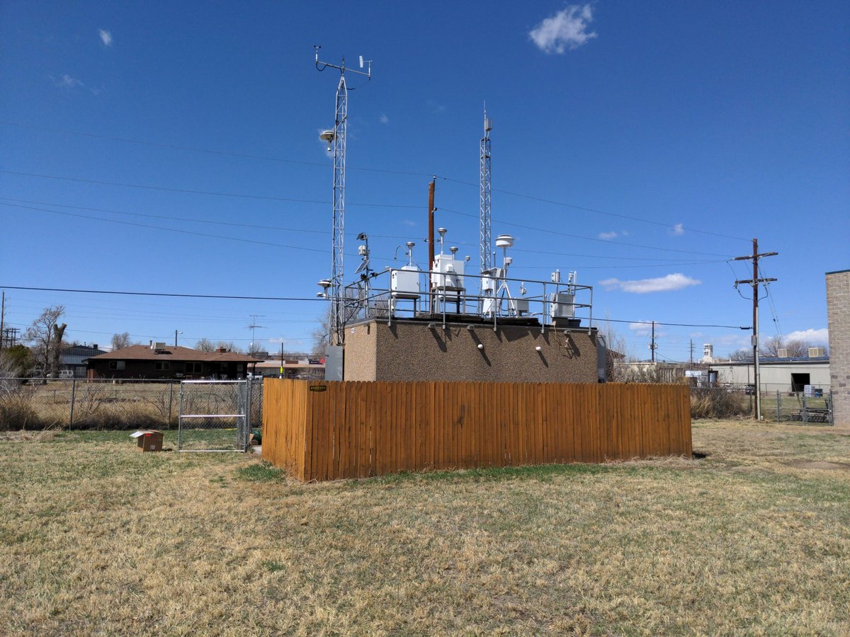 JgrpBoulder's tweet photo. 1/ Installing our first instrument today at the @CDPHE / @EPA NCORE in Denver, as part of the @NSF ASCENT network.

The network will bridge monitoring and research on PM pollution with state-of-the-art instruments. https://t.co/jeQb8QUrNX