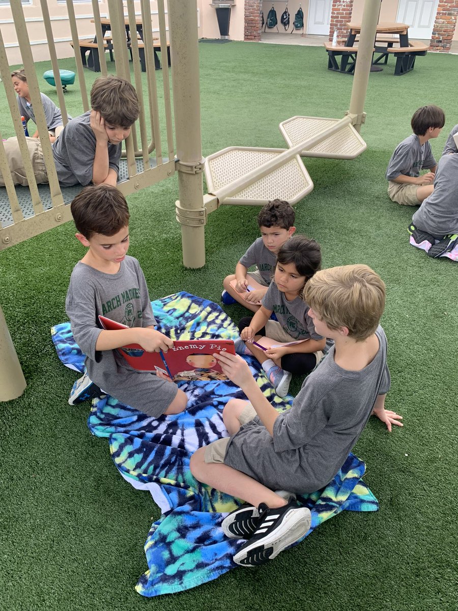 PineCrestLower's tweet photo. #PCGrade3 spent some time this afternoon reading to #PCPreK. #PCReading #PCNurturing https://t.co/8WfbubtQIt