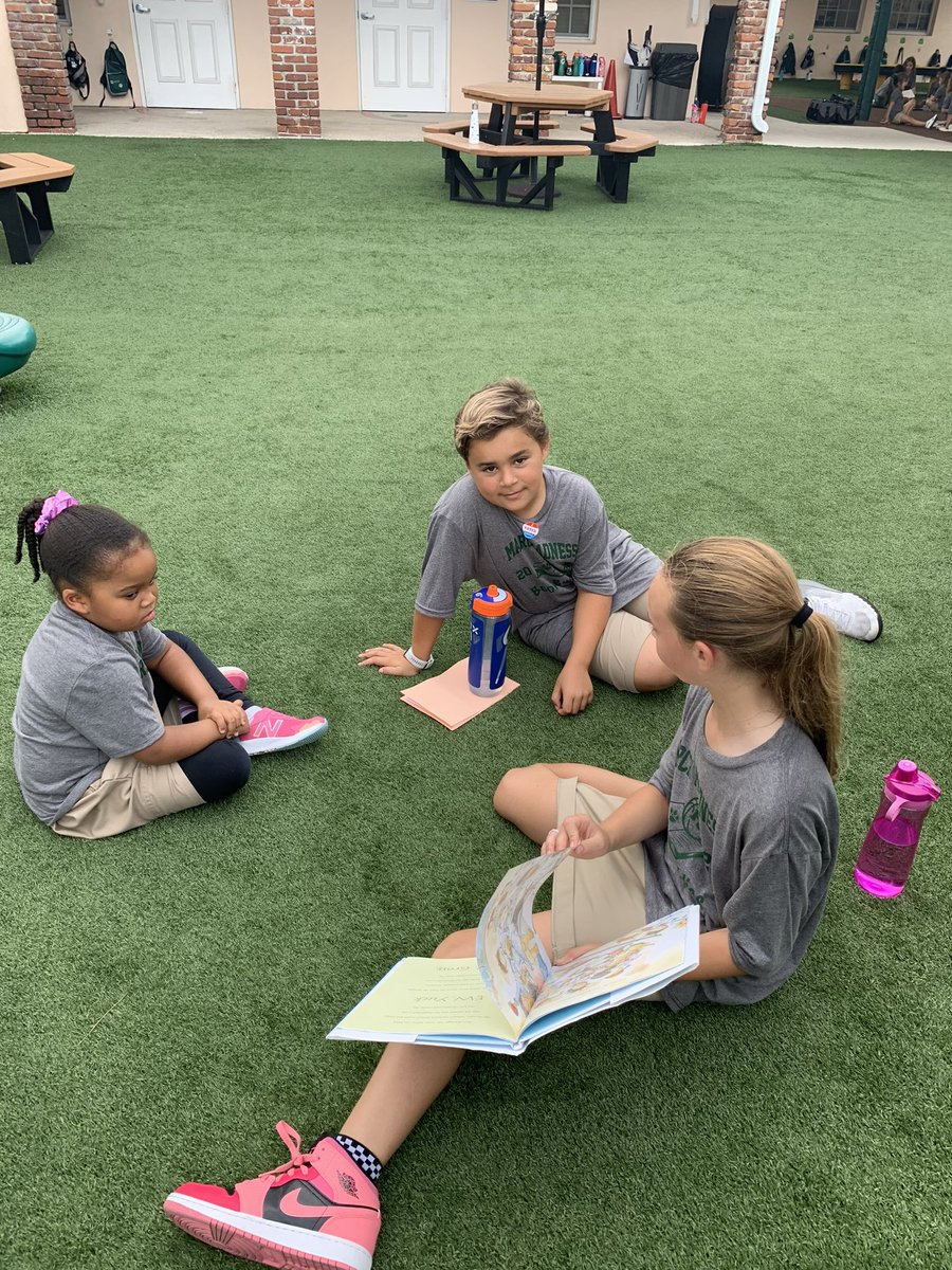 PineCrestLower's tweet photo. #PCGrade3 spent some time this afternoon reading to #PCPreK. #PCReading #PCNurturing https://t.co/8WfbubtQIt