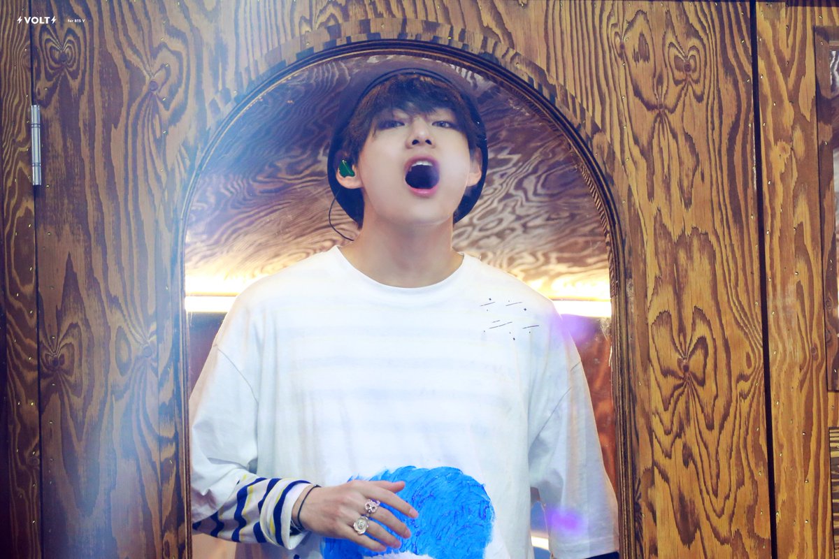 taeStanner's tweet photo. #KIMTAEHYUNG #TAEHYUNG #TAETAE #BTSV #BTS https://t.co/IT9MLTxBHg