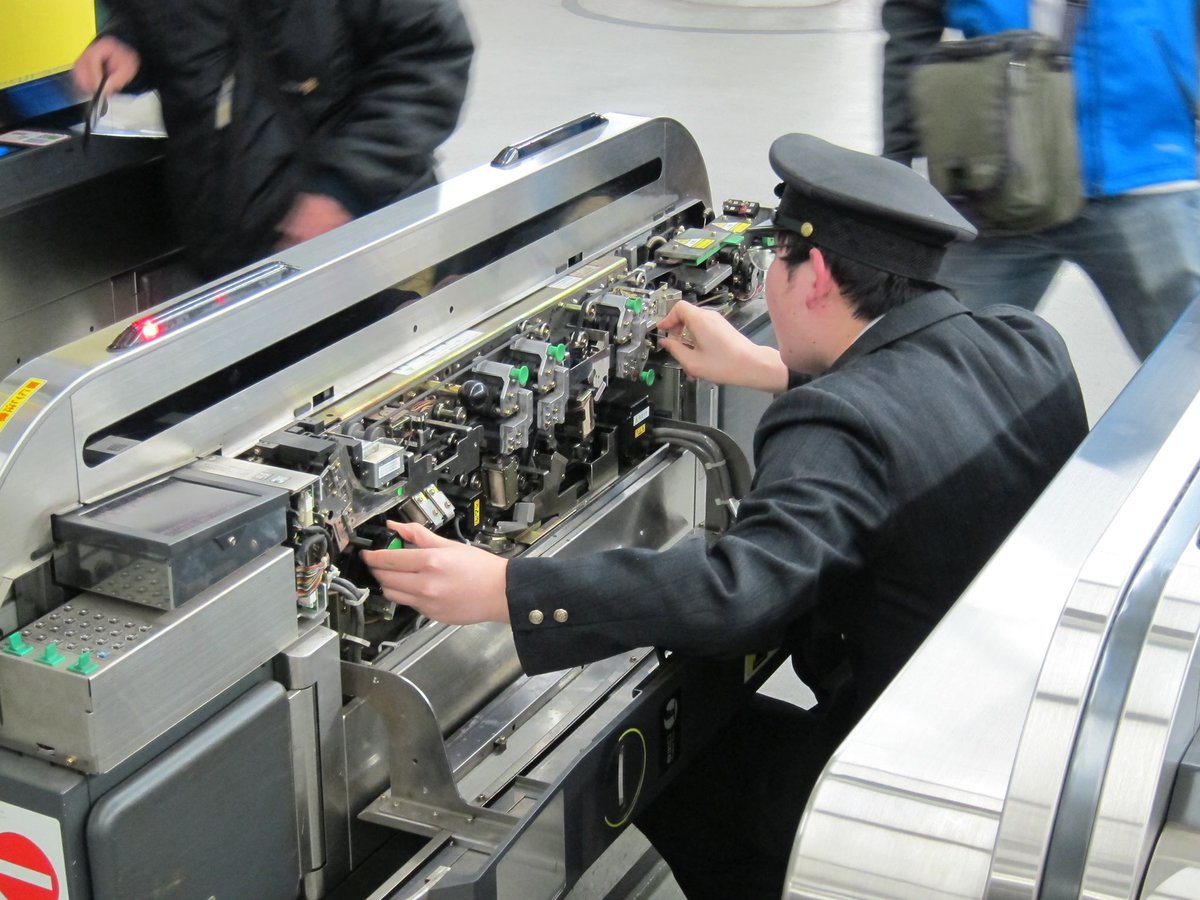 Simon Woodside tweet media