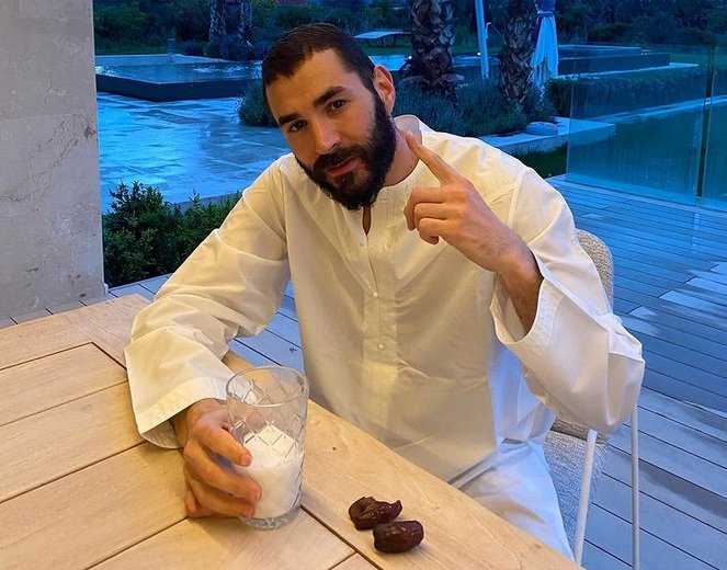 Ramadan Kareem to my loving Muslim brothers and sisters 🤍