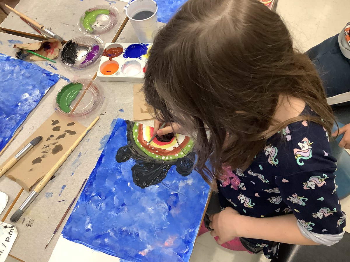 Students at <a href="/WCPSBulldogs/">WinstonChurchill</a> really enjoyed painting and learning with Moses this week! 🎨 🐢