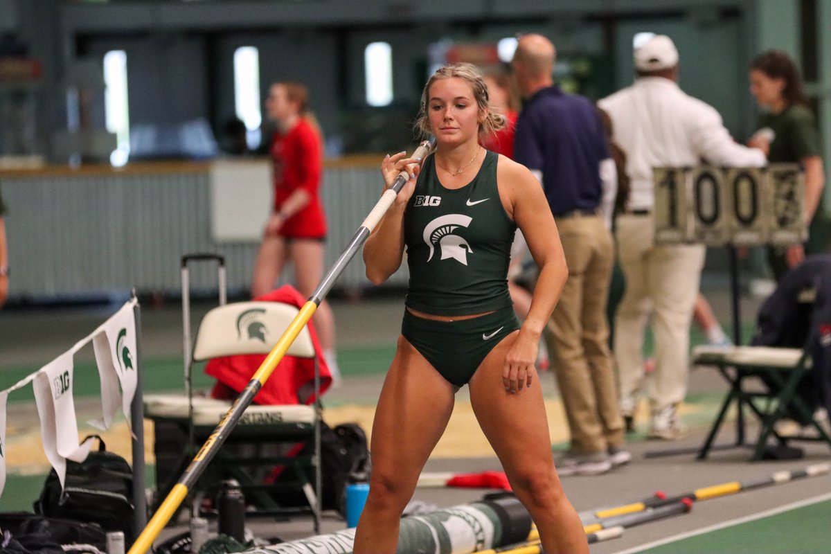 MSU_TFXC's tweet photo. Women's Pole Vault Invite | Sophia Franklin finishes as the top collegiate vaulter at 4.32m, while Calli Ostapowicz sets a new outdoor PR with a top 4.02m vault.

#GoGreen https://t.co/cC2L3CmiDU
