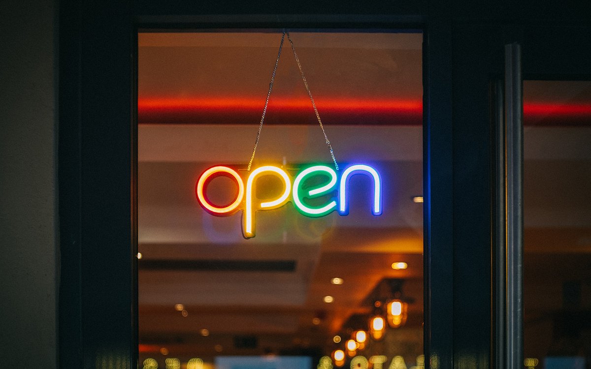 FOSSLIFE's tweet photo. What does an open source program office do? @FloorDrees discusses OSPOs with @pploug, @jlprat, and @vmbrasseur https://t.co/TLKhzHMBFF #OpenSource #OSPO #OpenSourceProgramOffice #FOSS #business #SupplyChain https://t.co/gOS0OgdFRa