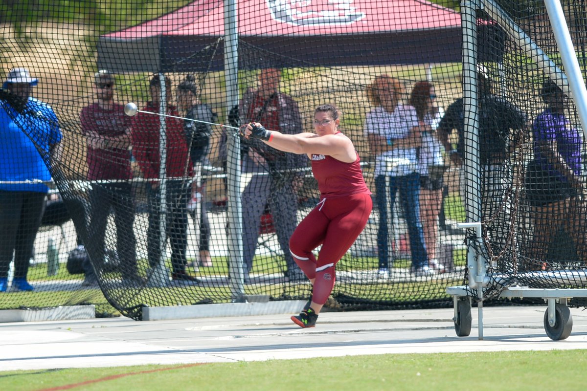 W Hammer Throw | Kayla Racine and KD Young each with personal-best tosses and top-20 finishes to kick off the Florida Relays. #Gamecocks 

16. Kayla Racine – 58.27m/191-2
20. KD Young – 57.16m/187-6