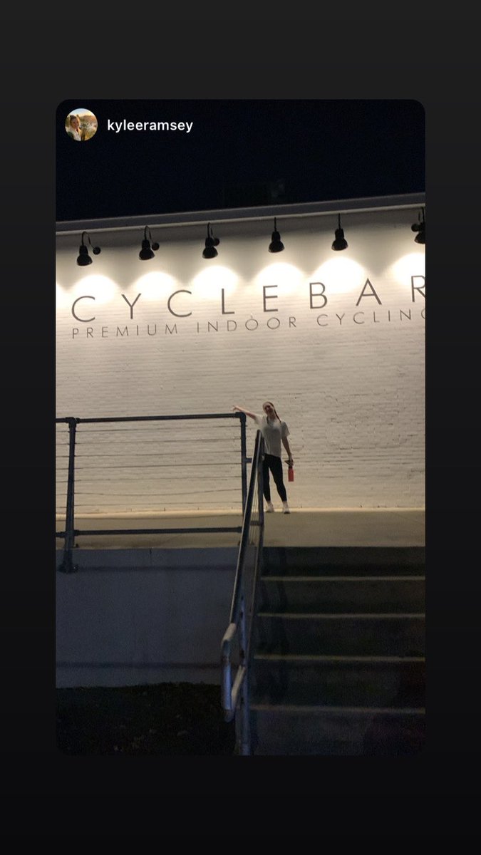 23emmashaw's tweet photo. 10/10 recommend going to a spin class with your bestie. CycleBar was so nice and helped us so much! #spin #workout #Motivation #BestEverSummer #bestie #workouts #cyclinglife https://t.co/j2hQZMuk1F