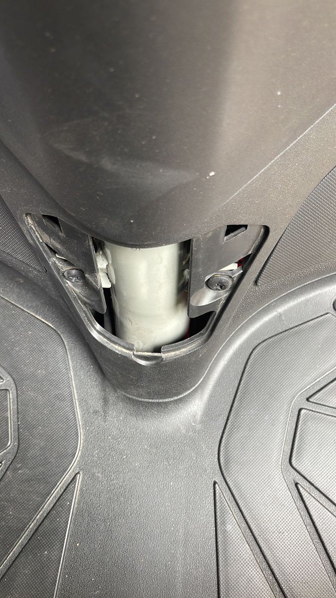 deepaulrocker's tweet photo. Can you help me find a missing part for my Aprilia SXR 160 ! Kochi Service Centre does not have the part available #apriliaindia #aprilia
@apriliaindia https://t.co/Sw3nbCUviv
