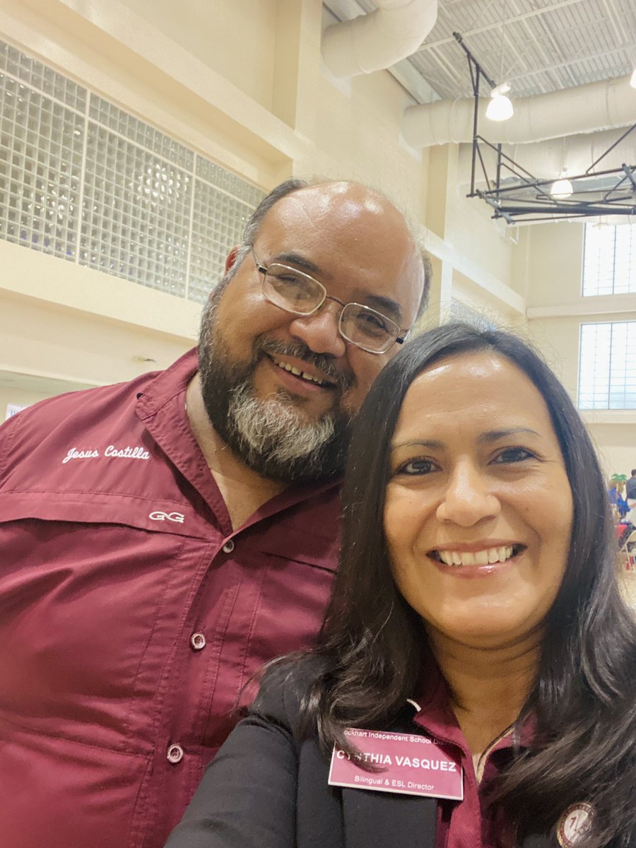 eXpfamilia's tweet photo. It was an awesome job fair @utrgv I was able to connect with many friends and met new ones as well.  The Lockstar was @MsAlfaro2❤️ So humbled to recruit alongside this amazing teacher🦁#LockHeart4People @SouthpawEdu @stepharillo @plumcreekelem @Alcccdn https://t.co/JIVIWjM3xB