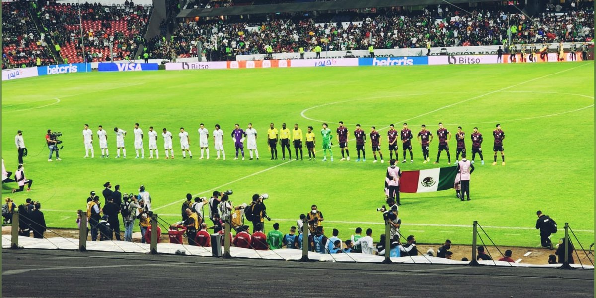 IndEmbMexico's tweet photo. ¡Felicidades!
Mexico's National Football⚽team,El Tri heads to #QatarWorldCup2022!
Embassy of🇮🇳in México extends heartiest congratulations to🇲🇽for having qualified for their 8️⃣th consecutive World Cup & having made a big jump into the top 10! #StadiumAzteca
@USMNT #FIFAWorldCup https://t.co/fLII8yqksL