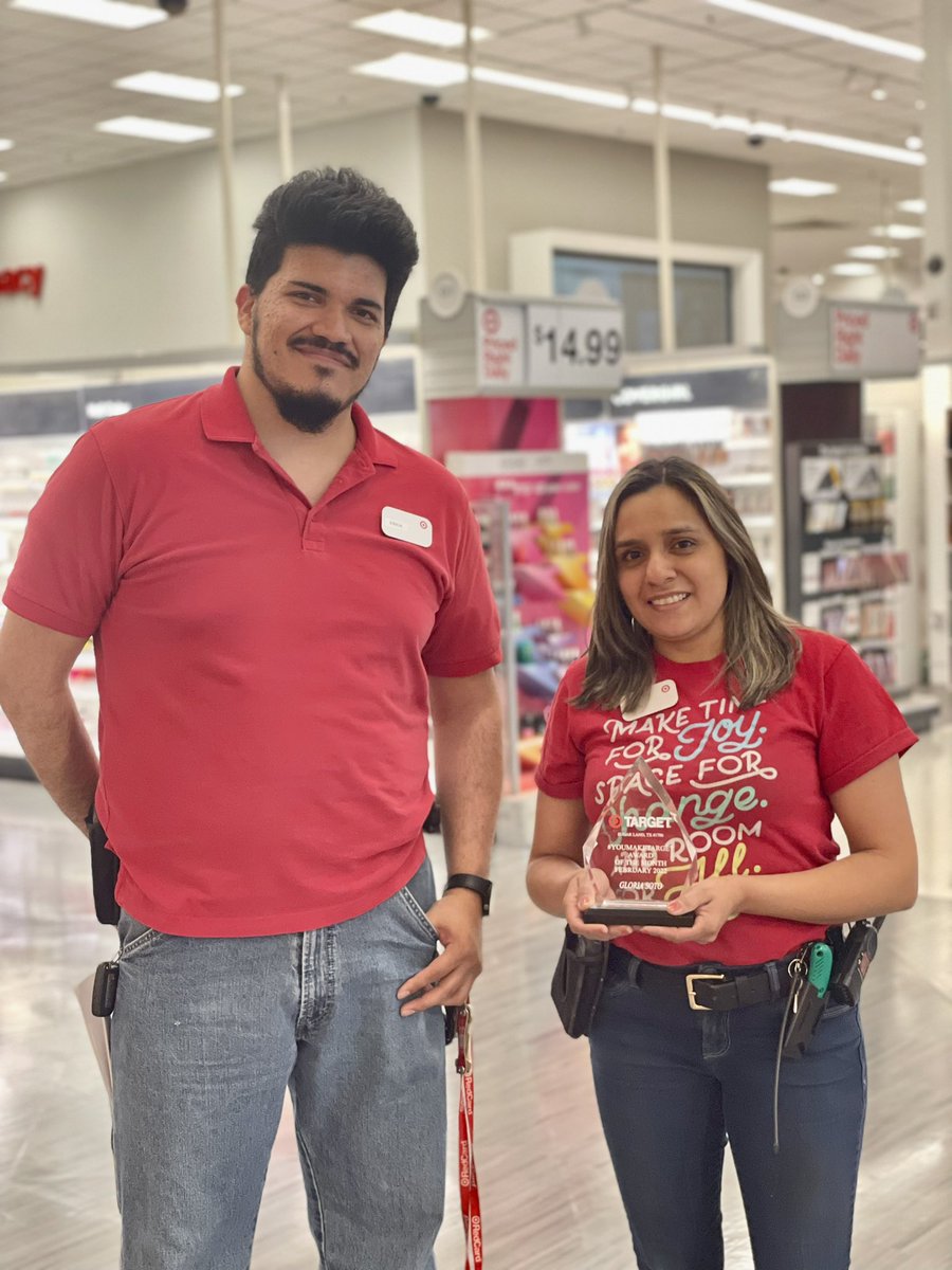 jillian_la4's tweet photo. Congratulations to our first #YouMakeTarget award winner &amp; DBO of our Baby department, Gloria! Gloria shows up to work everyday with a smile on her face and models GUEST to our guests everyday she’s here. Gloria always goes above and beyond  @david_fuentes13 @emilytux @SyedR1zvi https://t.co/SjCXO91bCw