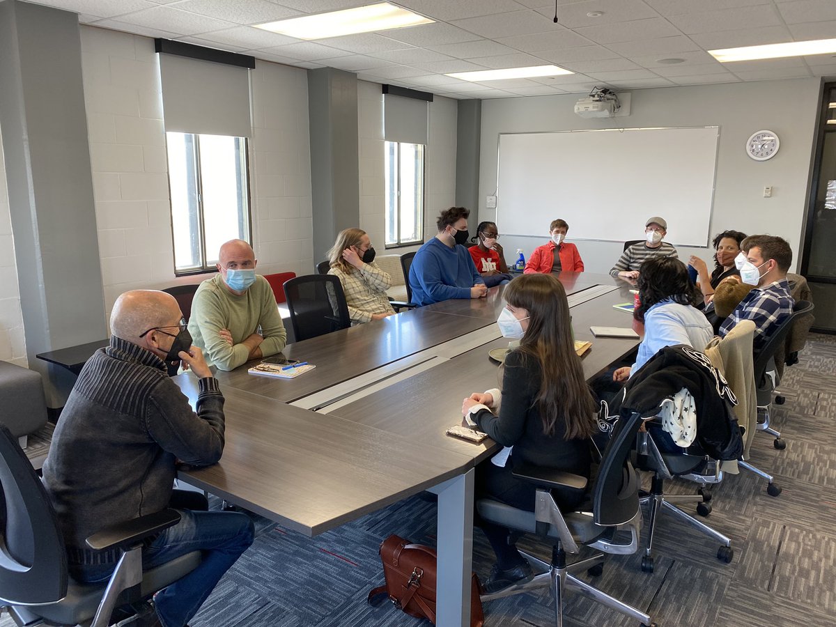 unlcas's tweet photo. Learning from the master: Thanks alumnus @donwinslow for sharing stories and experiences with @timschaffert and graduate students from @unlenglish today. #unl #AlumniMaster @NebraskaAlumni https://t.co/Axecxhmyvp
