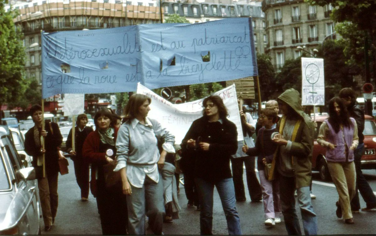 Metropolitiques's tweet photo. [Dans notre dossier « Espaces non mixtes »]

Terrains | Quand les lesbiennes étaient « séparatistes ». Non-mixité lesbienne et résistances féministes (1970–1980) — par Ilana Eloit : https://t.co/IwpXJB2ItI

#NonMixite #genre #feminisme #homosexualite #lesbiennes https://t.co/Q1MvRisfO8