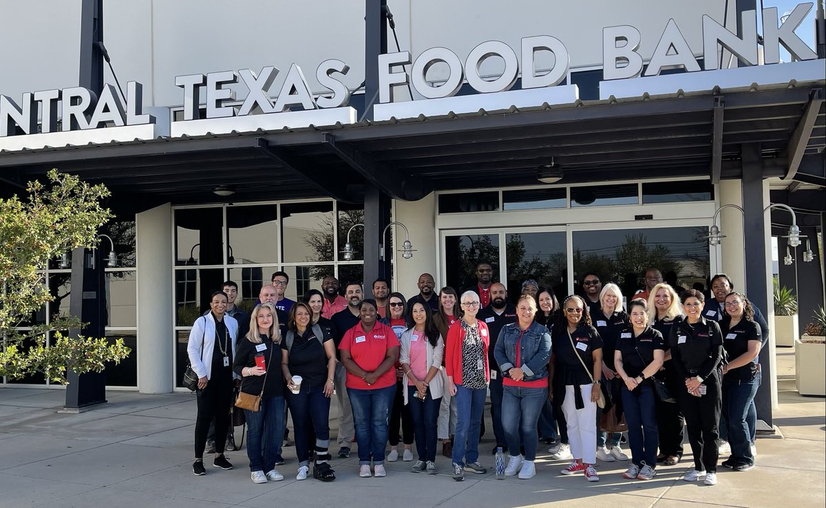 Elizaboothe's tweet photo. ⁦@AustinISD⁩ ⁦@AISD_OSL⁩ Office of School Leadership volunteering at the Central Texas Food Bank for the Chavez/Huerta Day of Service. ⁦@anthonymays5⁩ ⁦@AustinISDsupt⁩ https://t.co/g7CGs65ULL