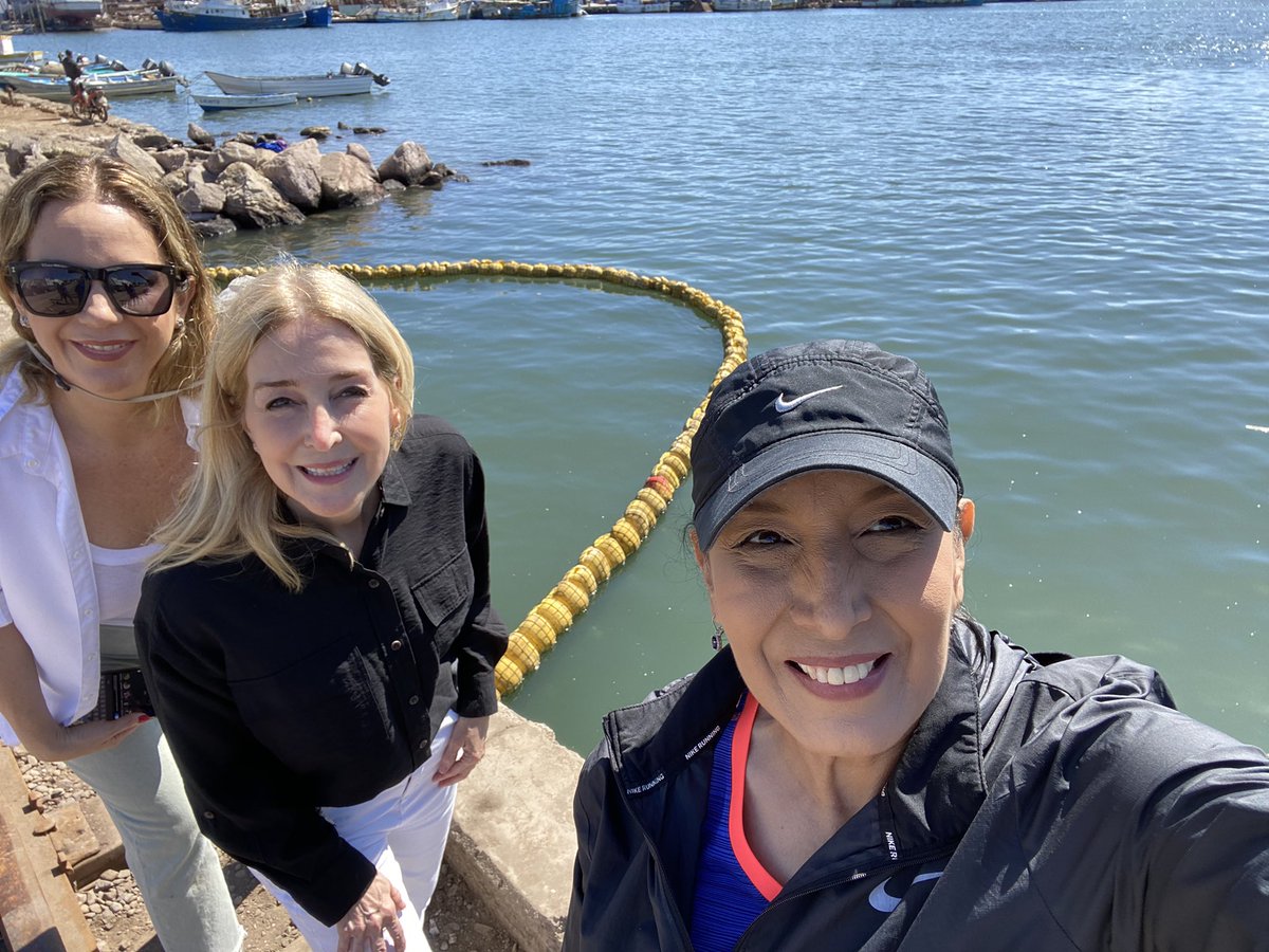 Hoy hicimos cambio de la Biobarda del puente Juárez. A casi 3 años la Biobarda a evitado que más de 180 toneladas de basura plástica lleguen al océano 🤩 Gracias <a href="/azteca_pesca/">Pesca Azteca</a> por ser parte de este proyecto tan importante para la salud de las especies que habitan el océano