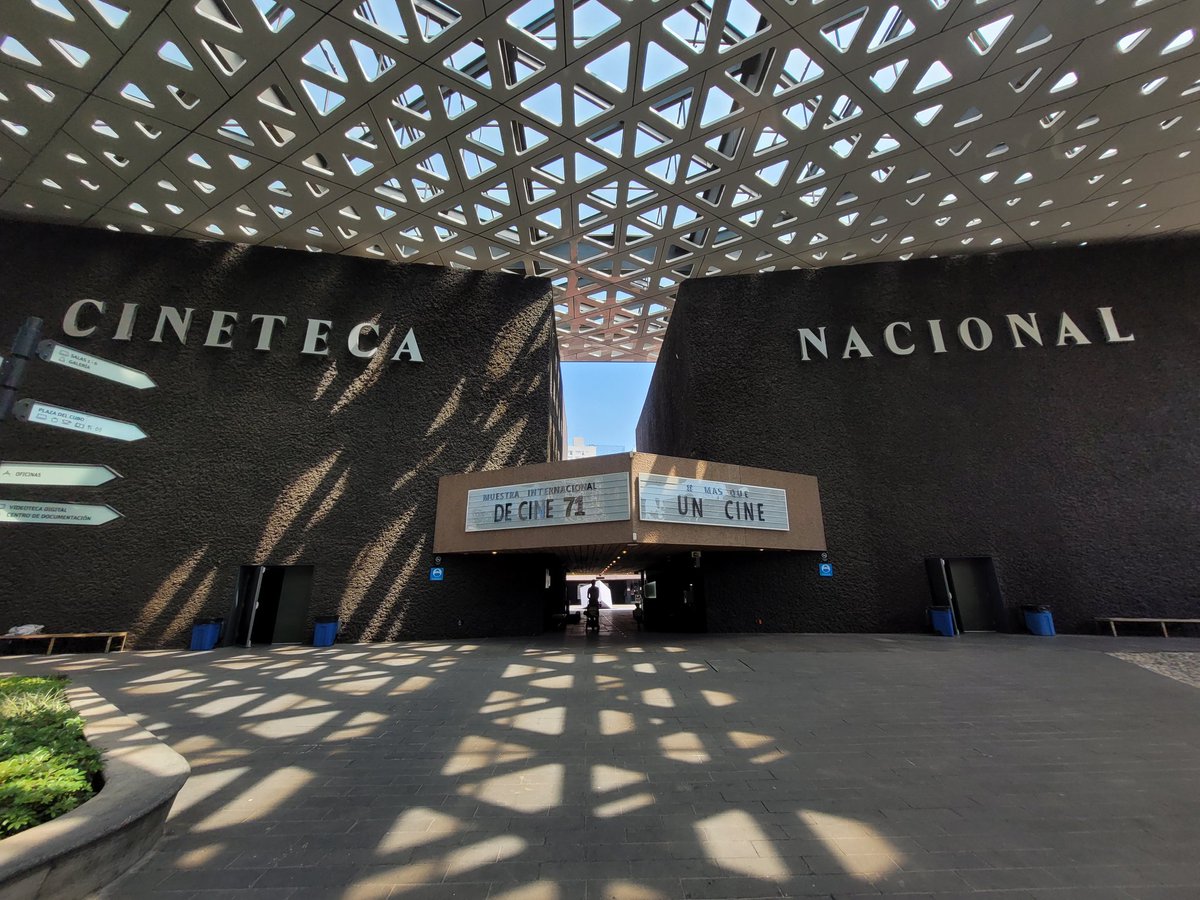 CinetecaMexico's tweet photo. ¡Faltan 5 días para que inicie la #71Muestra Internacional de Cine de @CinetecaMexico ! 

¿Ya tienes tus boletos? 
🌼🌞📽 https://t.co/HbbMeEBd4J https://t.co/Gm8dCtb4j2