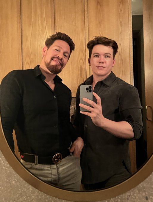Ayer salí con mi hermanito y me sentía bellísimo. https://t.co/5rPlf2U4gr