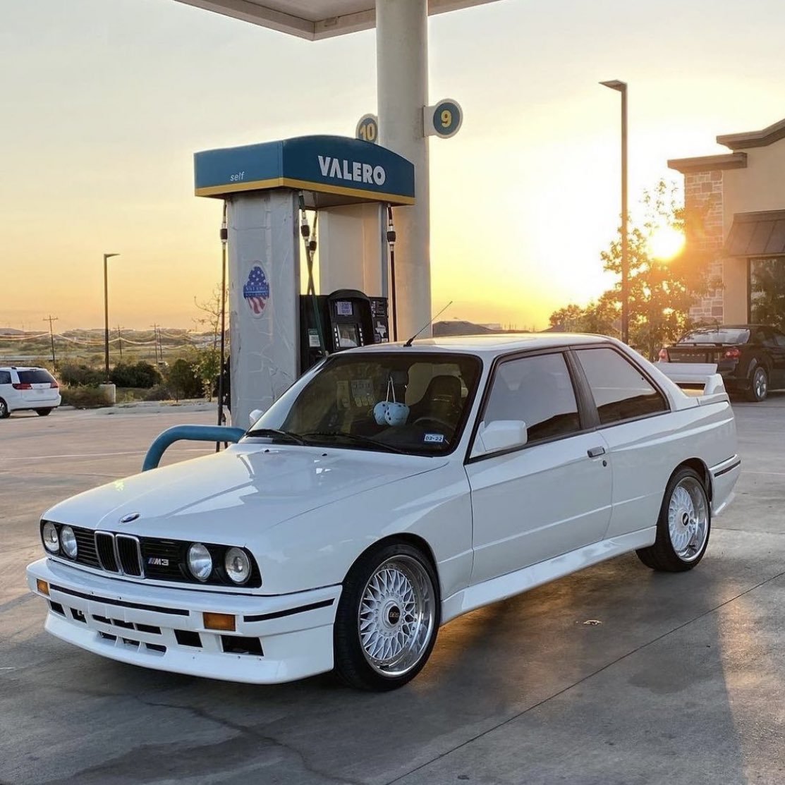 BMWHOUSE_'s tweet photo. BMW M3 E30 🤍 https://t.co/idbNVKYSb9