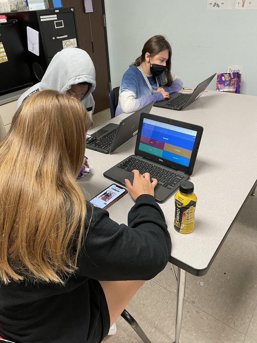 GwendolynMeaux's tweet photo. Hayze isn’t letting anyone take 1st place for her! They all want those rewards and bragging rights! #reading #7thgrade #gimkit @HumbleISD_WMS #syllabletypes https://t.co/eriO8mluLK